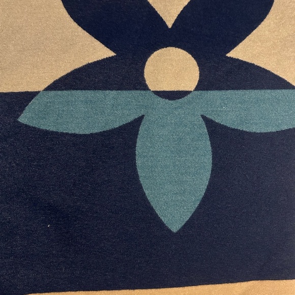 Unbranded Comfy Shawl 72.8 inches long 25.5 in wide - Picture 9 of 10